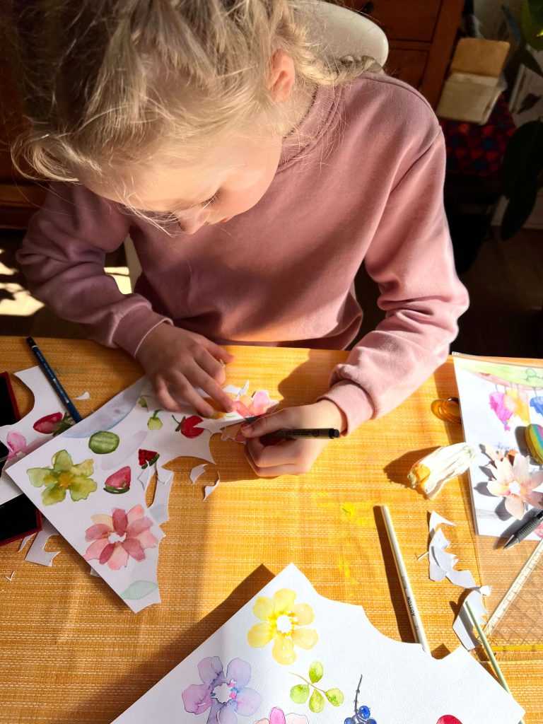 Meine Tochter arbeitet an ihren Blüten