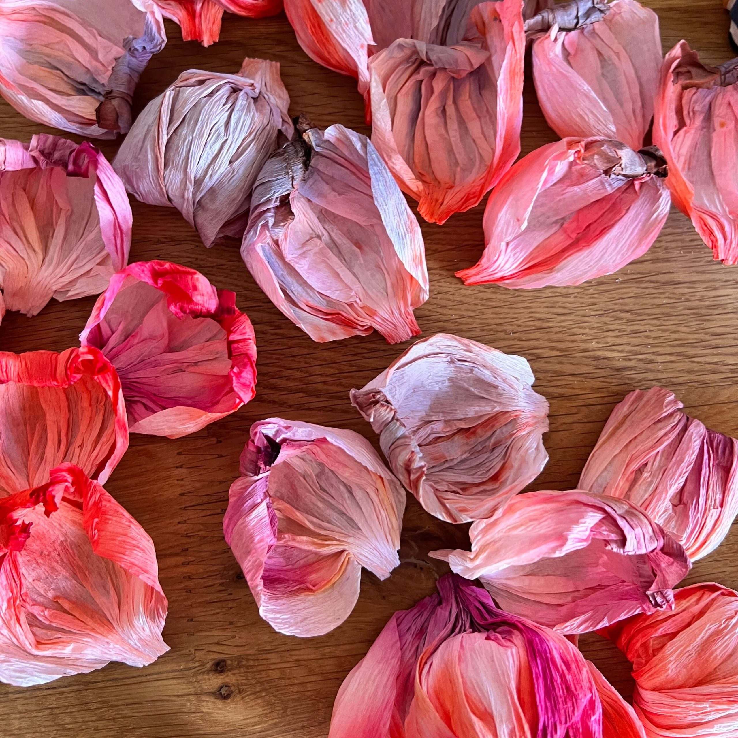 Blütenblätter in Form bringen